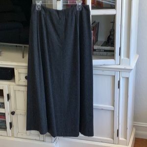 Eddie Bauer size 12 grey woollike skirt